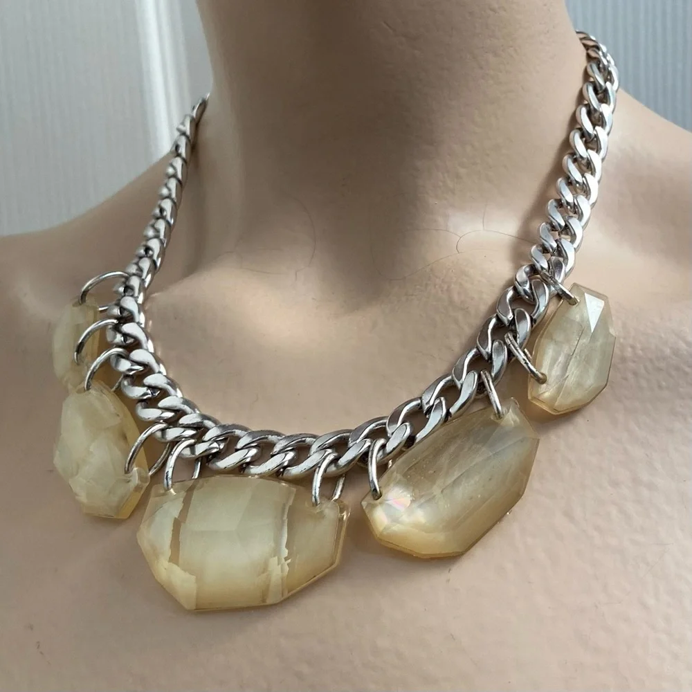 Chunky Silver and Cream Necklace - Picture 2 of 8